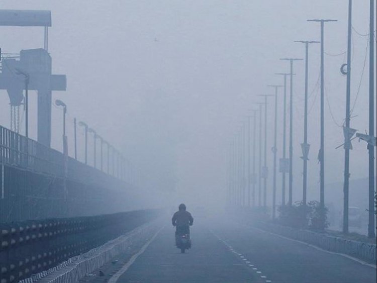 Delhi records minimum temperature of 10.4 deg C; air quality 'very poor'