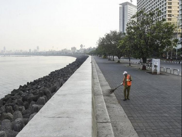 Mumbai bans people from visiting public places from 5 pm-5 am till Jan 15