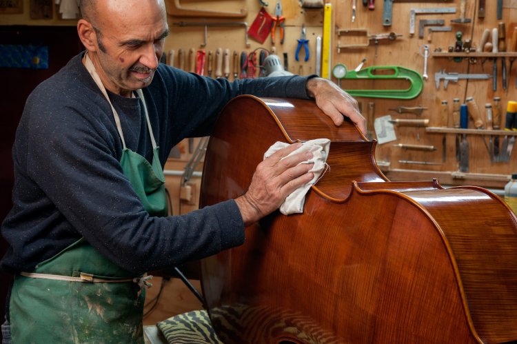 Musical instrument repair shops get business leads through FixMusic.com