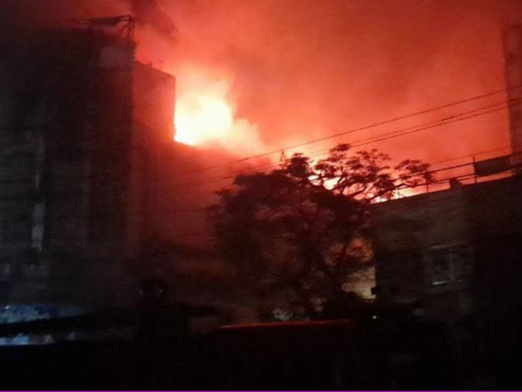 Fire breaks out in abandoned cinema hall in Kolkata