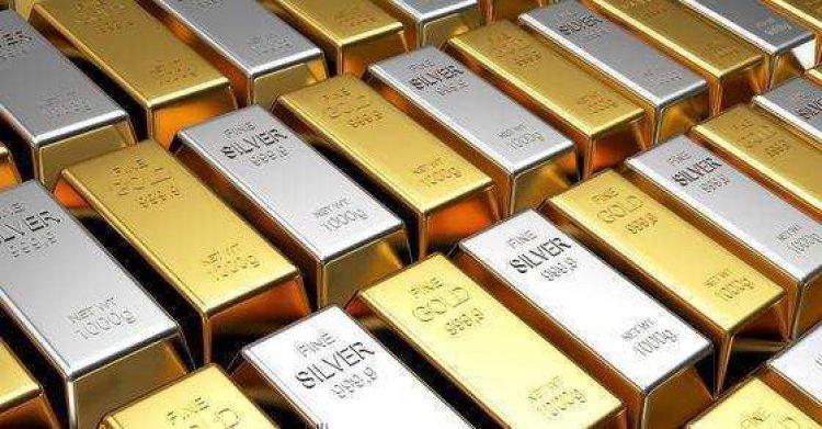 Gold falls Rs 270; silver declines Rs 49