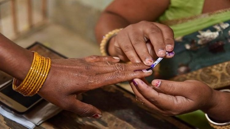 Ban people from contesting from more than one seat, says EC to govt