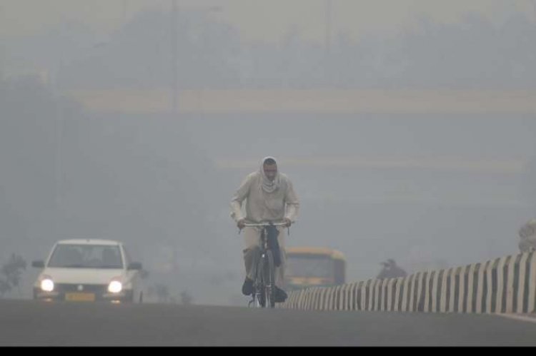 Delhi records minimum temperature of 9.4 degrees Celsius