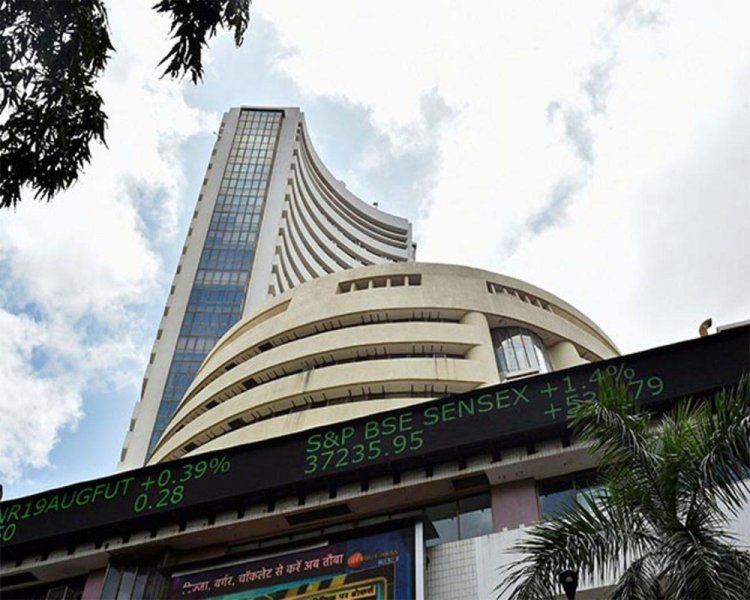 Sensex jumps 500 points in early trade tracking firm global markets