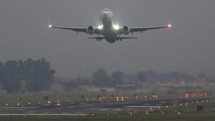 Heavy fog disrupts flight operations at Kolkata airport