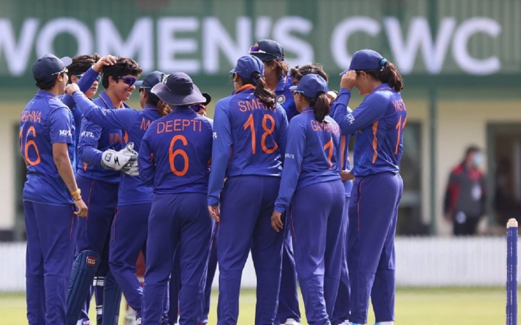ICC WC: Virat Kohli 'cheers' for Women In Blue ahead of Ind-Pak clash