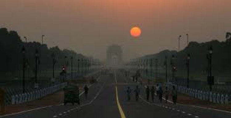 Delhi witnesses sunny morning; IMD predicts strong winds