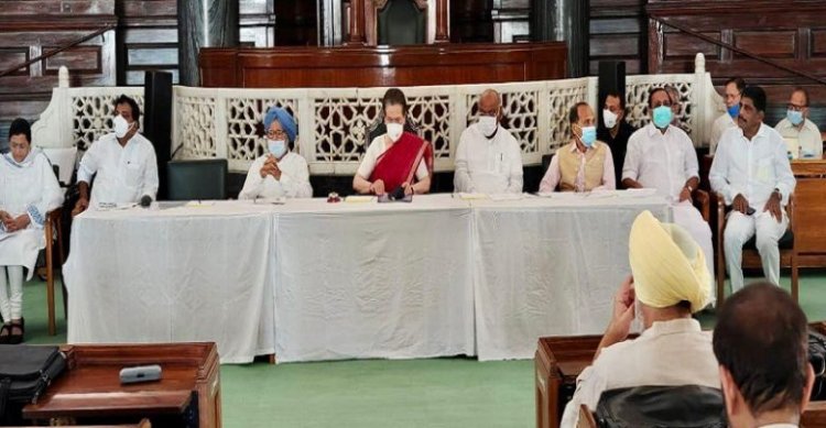 Sonia Gandhi chairs parliamentary party meet