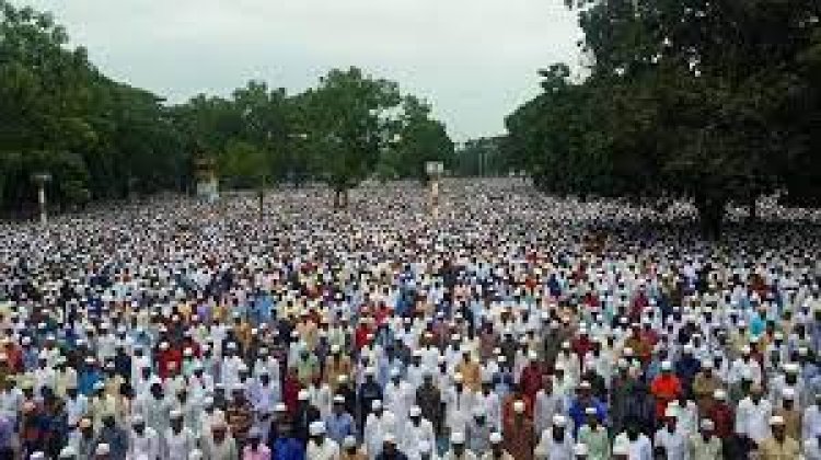 Over 5 lakh people offer Namaz at Eidgah maidan