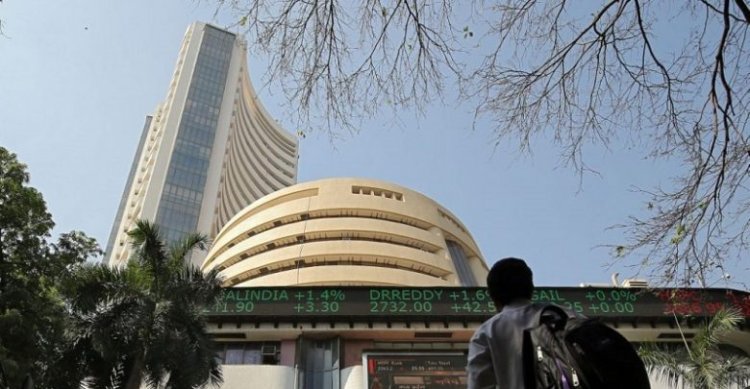 Sensex nosedives 1,394 points in early trade; Nifty tanks to 15,800 level