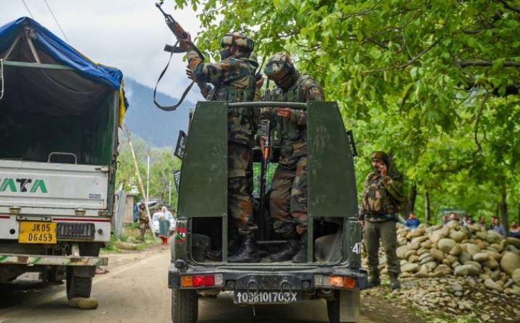 Five Lashkar men held for Baramulla grenade attack