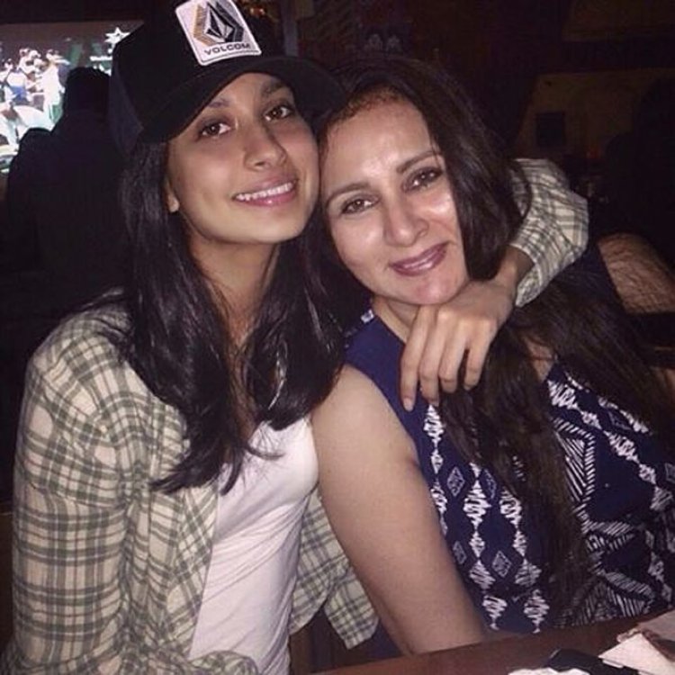 Poonam Dhillon's daughter Paloma to make debut with Rajshri Production's next
