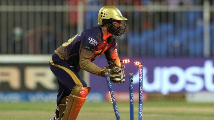 Karthik reprimanded for breaching IPL's Code of Conduct