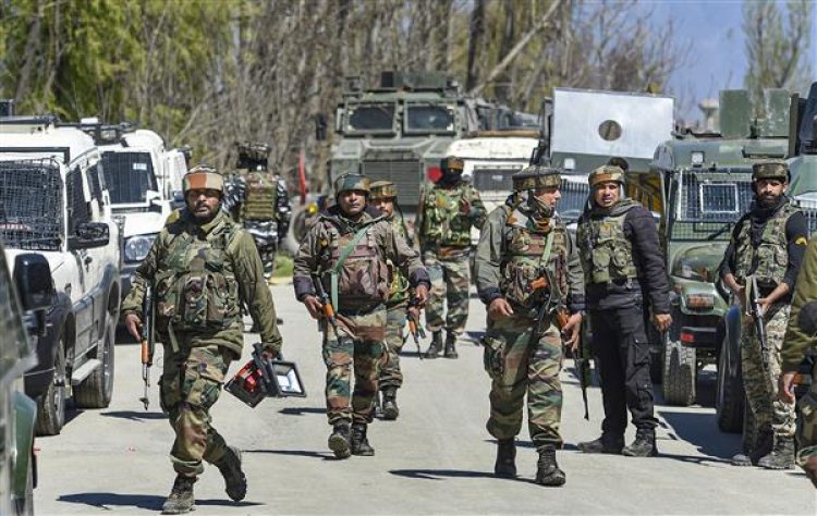 J-K: Encounter breaks out in Anantnag, officers from army, police injured