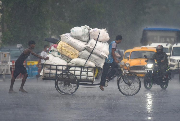 Monsoon likely to advance into Gangetic West Bengal by Friday, says IMD