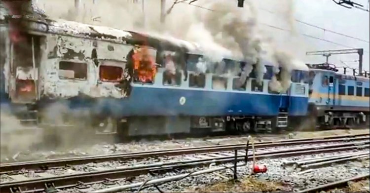 One killed, trains torched as Agnipath protests spread across India