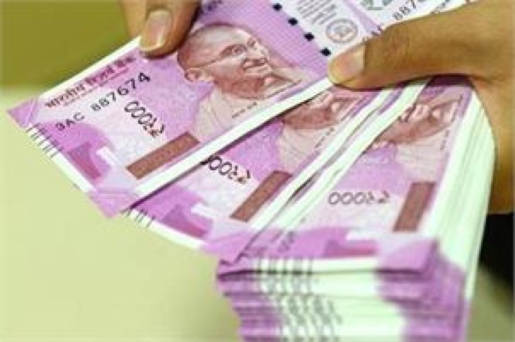 Investors richer by over Rs 5.77 lakh cr as markets rally