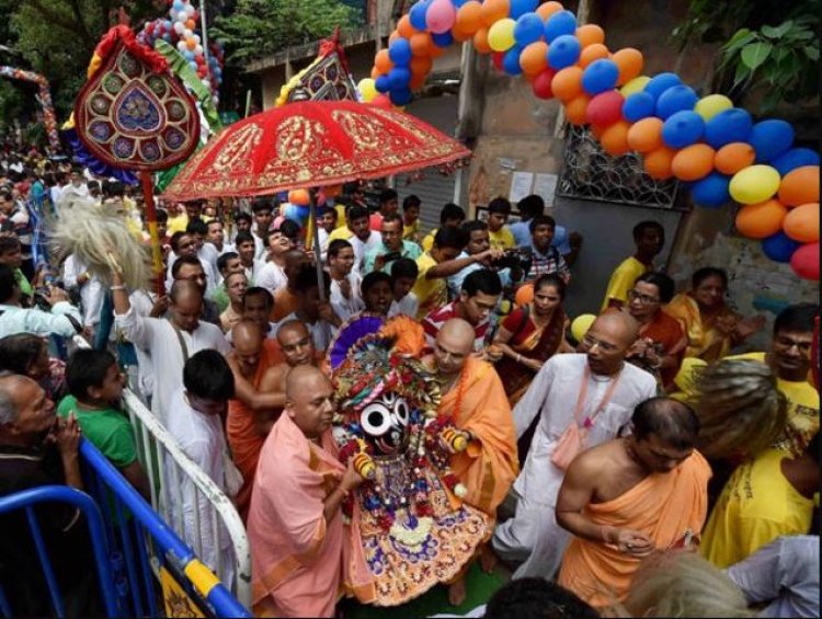 Thousands witness Lord Jagannath's 'Nabajaubana'