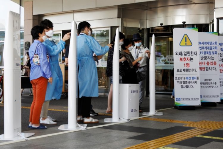 South Korea reports over 9,500 new coronavirus infections, ten deaths