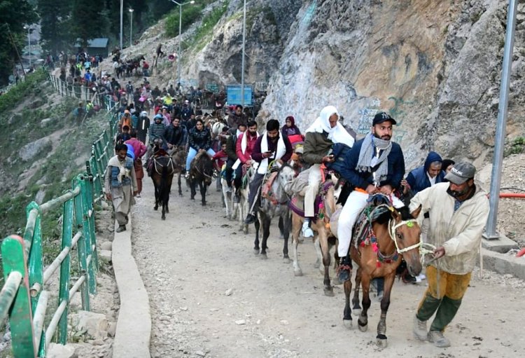 Sixth batch of 7,282 pilgrims leave for Amarnath shrine from Jammu