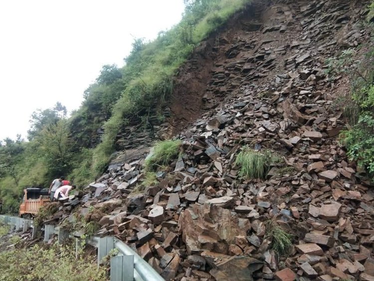 Himachal rains: NH-5 blocked in Shimla, Kinnaur following landslides