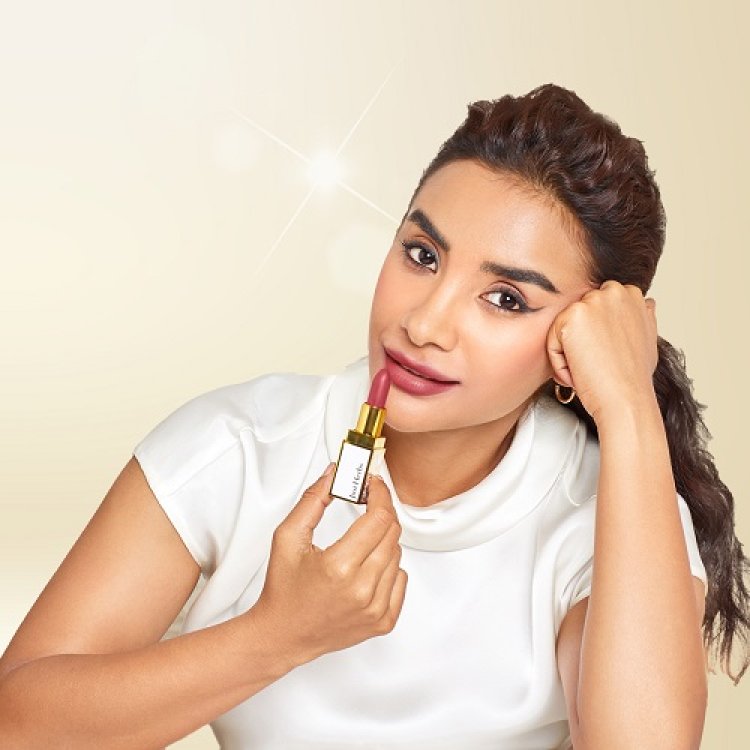 Patralekhaa Joins Hands with Luxury Ayurvedic Brand- Just Herbs for their Natural Makeup Line