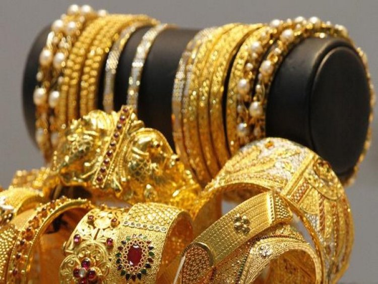 Organised gold jewellery retailers' revenue to grow 23-25% in FY23: Report
