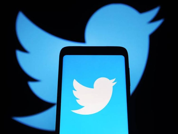 Twitter testing feature to add multiple media types in one tweet
