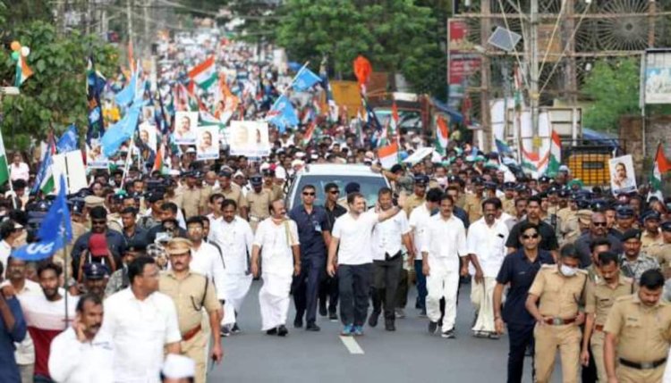 Second day of Congress' Bharat Jodo Yatra in Kerala attracts huge turnout