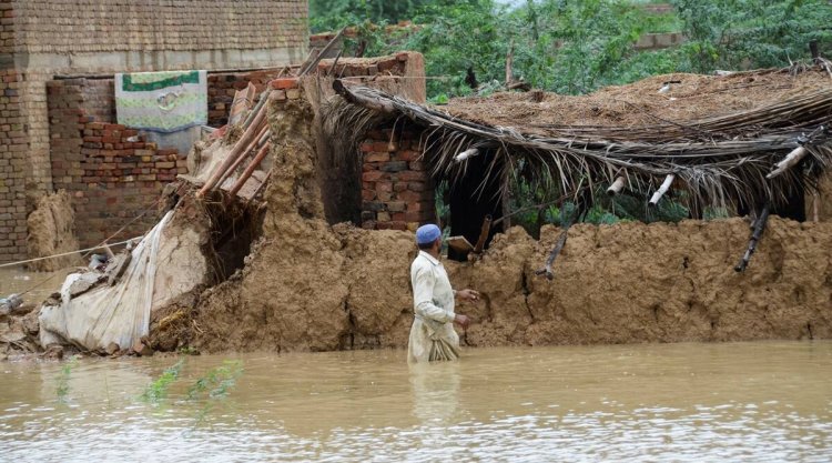 Pakistan's saga of mismanagement: Floods, economic crisis, political chaos