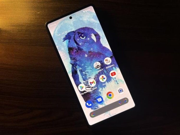Google working on 'Pixel Mini' small screen phone with punch-hole display