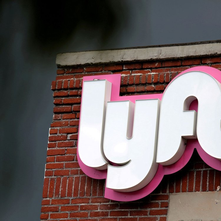 Uber rival Lyft freezes hirings amid economic instability, recession fears