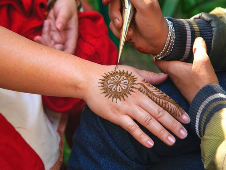 Places you can go to for Henna designs this Karwa Chauth