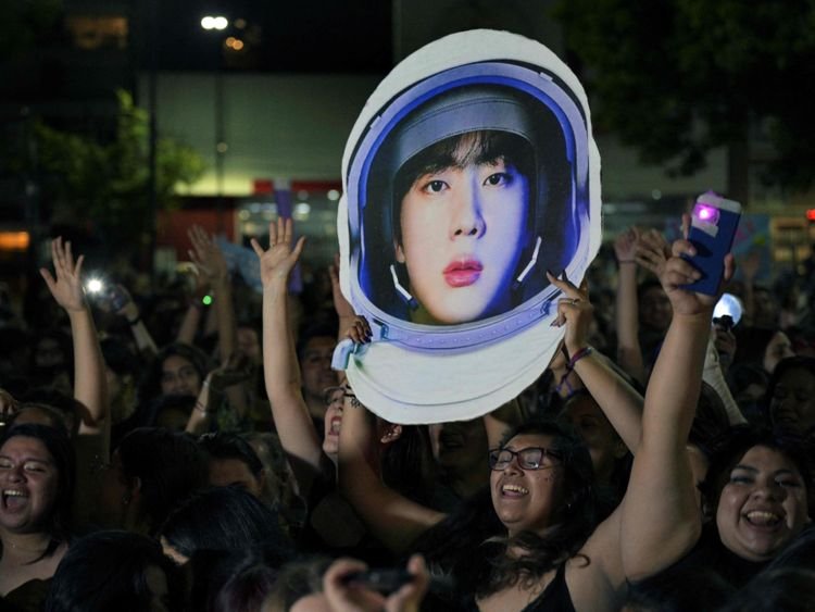 'The Astronaut' by K-Pop band BTS' Jin sells 700,000 copies on day 1
