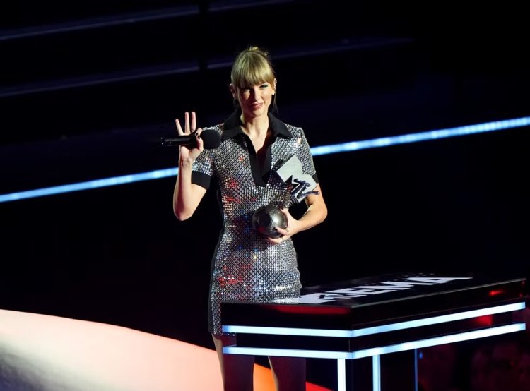 Taylor Swift sweeps EMA with four awards, thanks fans