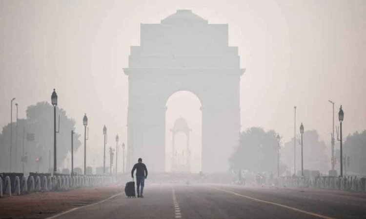 Delhi's AQI improves to 'moderate'; min temp settles at 8.9 degrees Celsius