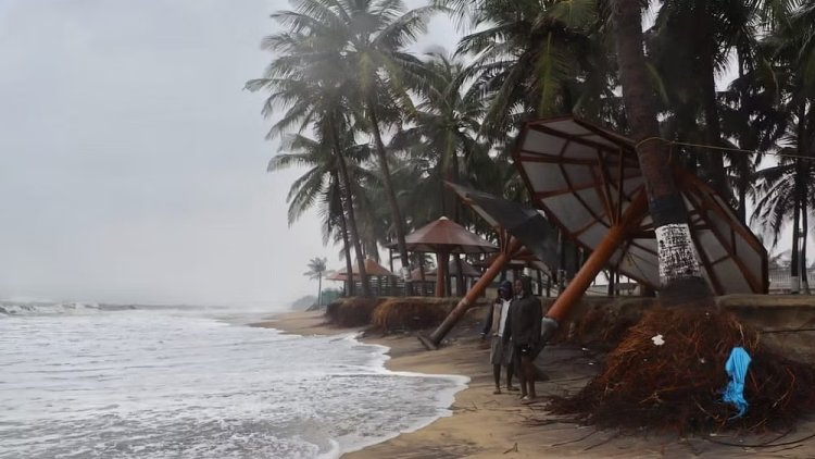 Cyclone Mandous kills 3, affects over 21,000 in Sri Lanka; caution advised