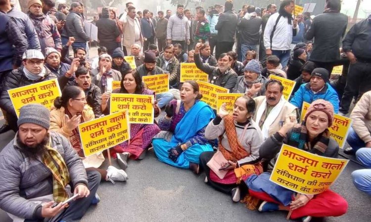 MCD House ruckus: AAP workers protest outside BJP headquarters