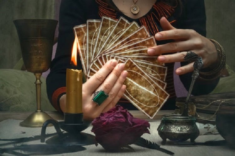 Not Women, men take more financial risks after positive fortune-telling!