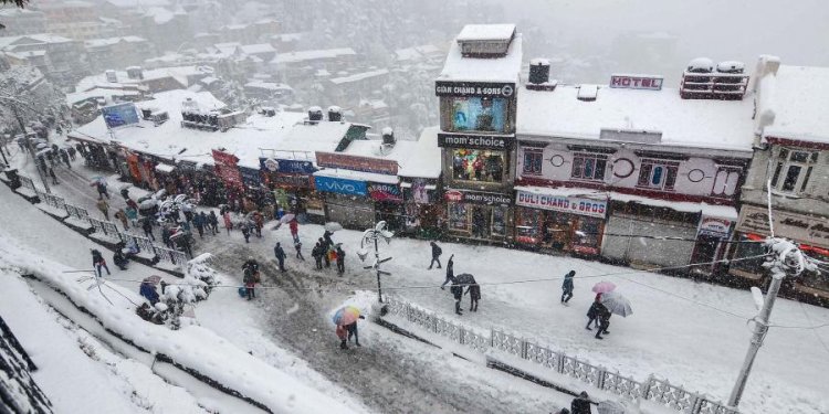 Tourist footfall rises in snow-clad Shimla, Manali; hotel occupancy up 70%