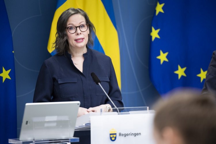 Swedish govt announces campaign to discourage refugees entering country
