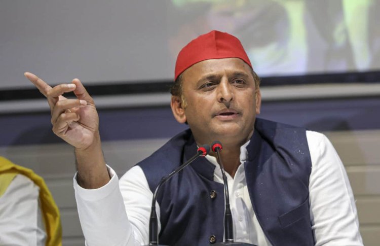 SP's Akhilesh, Maurya takes on RSS chief for 'no caste before God' remark