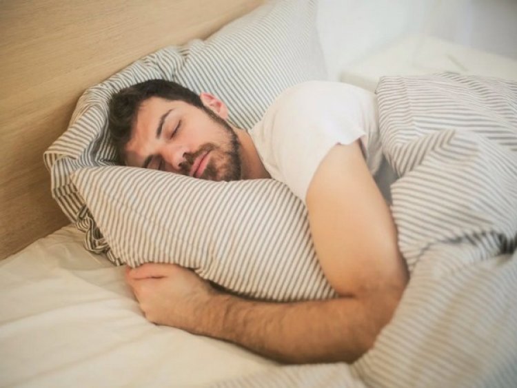 Study finds humans experience longer REM sleep in winter than summer