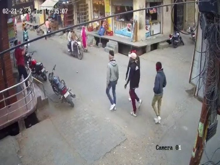 UP: Masked men attempt to loot jewellery shop in Ghaziabad