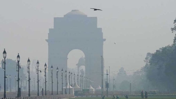Delhi's AQI falls to poor category, maximum temperature at 34 degrees: IMD