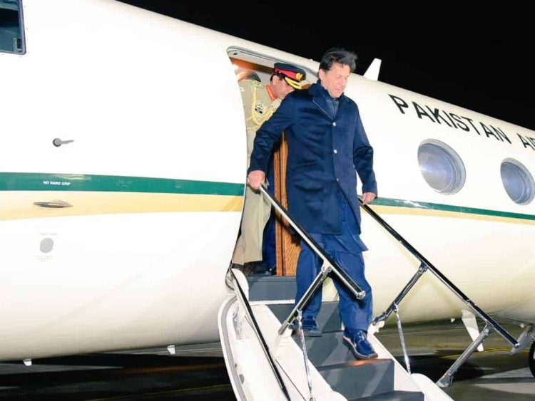 Former Pak PM Imran leaves for Islamabad for Toshkhana case hearing