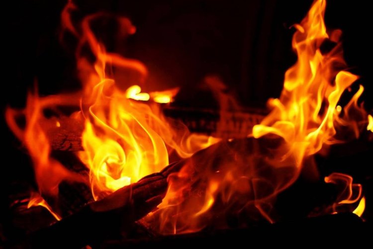 Fire breaks out at furniture godown in UP's Kaushambi