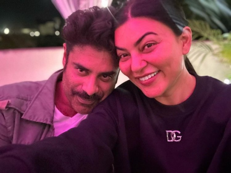 Sikandar Kher shares adorable selfie with Sushmita Sen, "Daulat always there to protect you..."