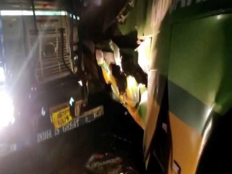 UP: 28 injured, one child killed in bus-truck collision in Noida