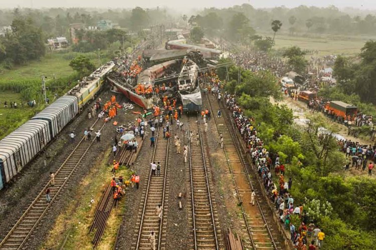 Headlines management: Cong slams govt for seeking CBI probe into rail crash